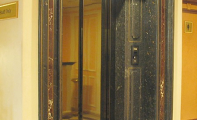 konya-akşehir siyah mermer asansör kapı kaplaması, mermer asansör kapısı ve yer kaplamaları, otel ve rezidans ,işmerkezi asansörleri kapı kaplamaları mermer, siyah mermer çeşitleri arasında olan konya siyah mermerden kapı kaplama uygulaması,